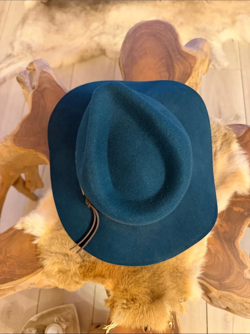Women’s Teal Wide-Brim Felt Fedora Hat with Arrow Accent Band